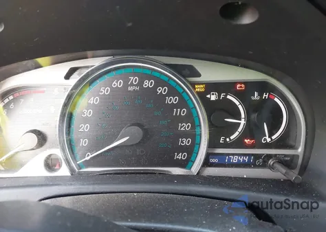 2010 Toyota Venza Base V6 z USA, uszkodzony, nr VIN 4T3ZK3BB2AU033239